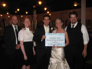 DJ NRW und Alleinunterhalter NRW zur Hochzeit Hochzeit mit Party Musik und Alleinunterhalter mti DJ Anlage in NRW